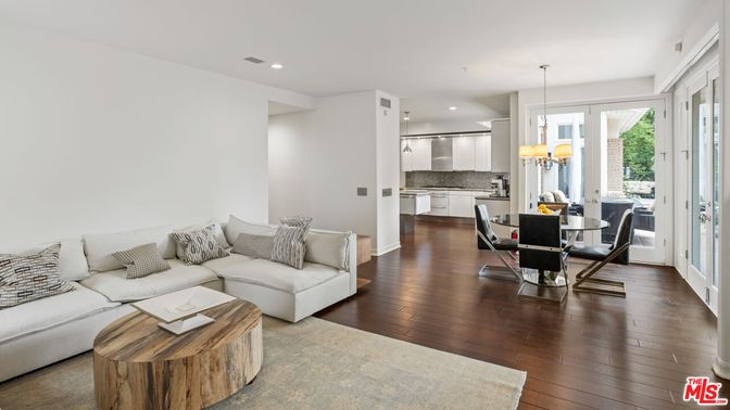 Dining room, Interior, Kitchen, Living room, Pendant Lights, Recessed Lighting, Wood Texture Flooring