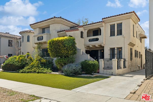 Backyard, Exterior, Facade, Mediterranean