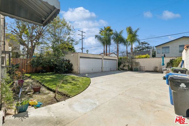 Backyard, Detached Garage, Exterior