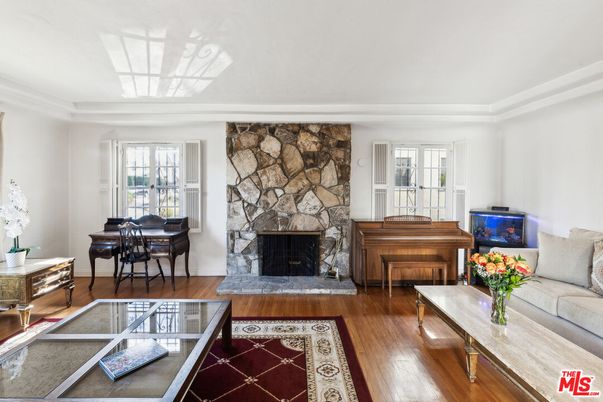 Fireplace, Interior, Living room, Piano, Stone Walls, Wood Texture Flooring