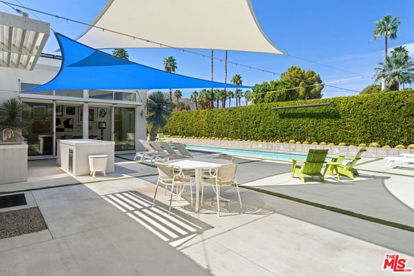 Exterior, Pool