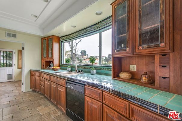 Interior, Kitchen, Recessed Lighting, Tile Countertops