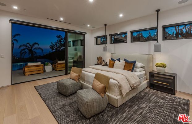 Bedroom, Interior, Pendant Lights, Recessed Lighting, Wood Texture Flooring