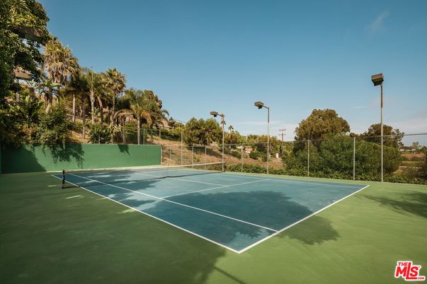 Exterior, Tennis Courts