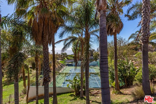Exterior, Tennis Courts