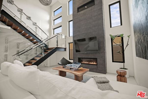 Fireplace, Interior, Living room