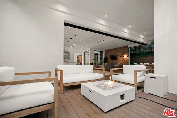 Dining room, Interior, Living room, Pendant Lights, Recessed Lighting, Wood Texture Flooring