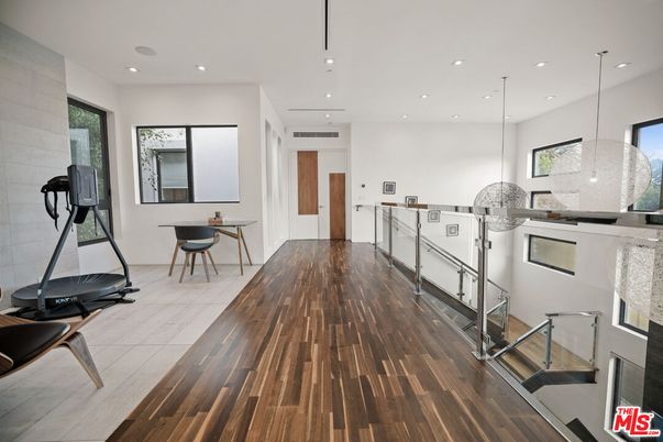 Fitness Equipment, Interior, Pendant Lights, Recessed Lighting, Wood Texture Flooring