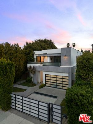 Attached, Exterior, Facade, Modern