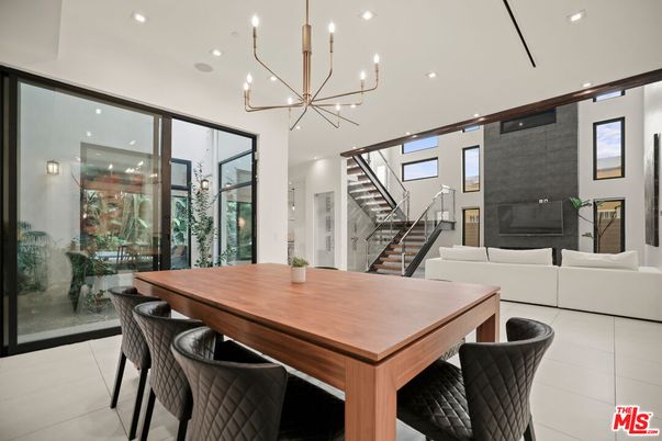 Chandelier, Dining room, Interior, Living room, Recessed Lighting