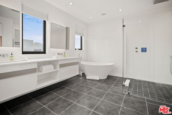 Bathroom, Dual Sink Vanities, Free Standing Baths, Glass Shower, Interior, Recessed Lighting