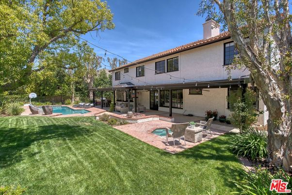 Backyard, Exterior, Pool