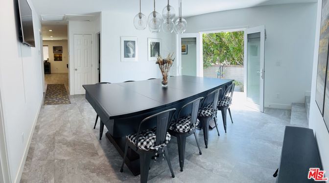 Dining room, Interior, Pendant Lights, Recessed Lighting
