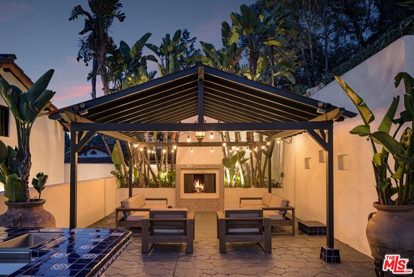Exterior, Fireplace