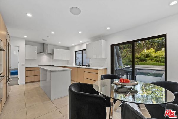 Dining room, Interior, Kitchen, Recessed Lighting, Stainless Steel Appliances