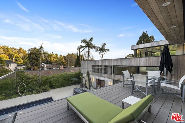 Backyard, Exterior, Fireplace