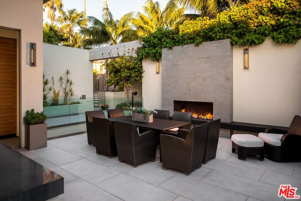 Exterior, Fireplace