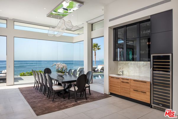 Dining room, Interior, Pendant Lights, Recessed Lighting, Water