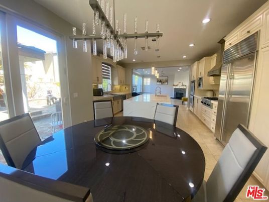 Dining room, Interior, Kitchen, Pendant Lights, Recessed Lighting, Stainless Steel Appliances