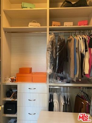 Interior, Walk-in Closets