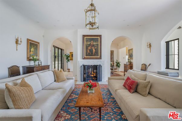 Fireplace, Interior, Living room, Pendant Lights, Recessed Lighting