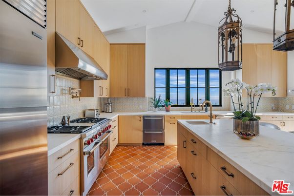 Interior, Kitchen, Stainless Steel Appliances