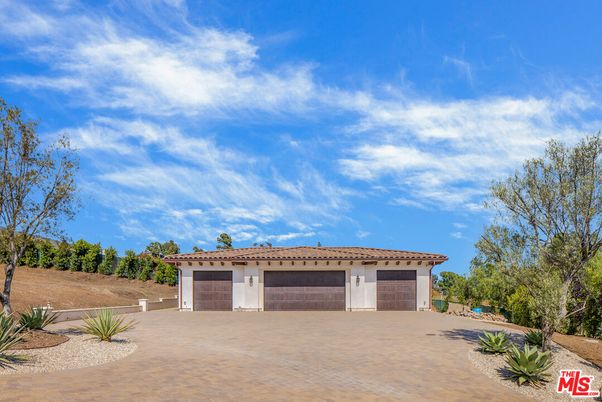 Backyard, Detached Garage, Exterior