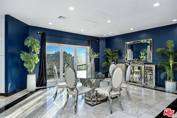 Dining room, Interior, Recessed Lighting