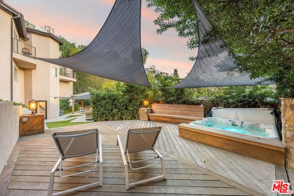 Exterior, Hot Tub