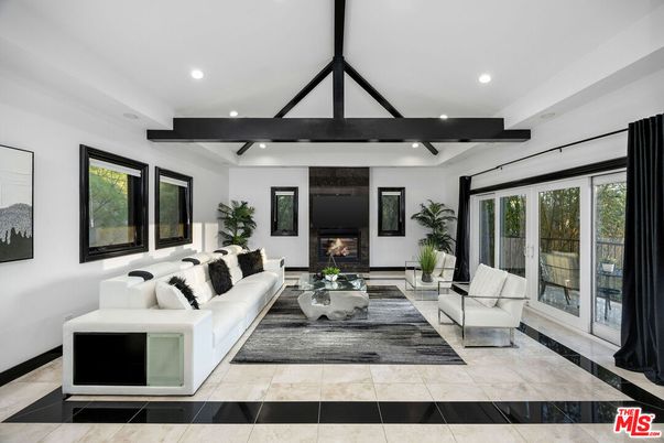 Fireplace, Interior, Living room, Recessed Lighting