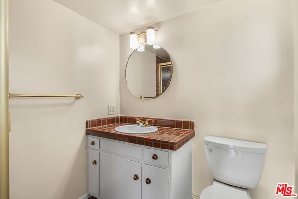 Bathroom, Interior, Tile Countertops