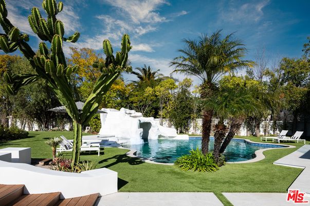 Backyard, Exterior, Pool