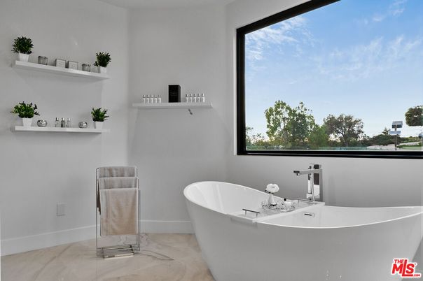 Bathroom, Free Standing Baths, Interior, Marble, Recessed Lighting
