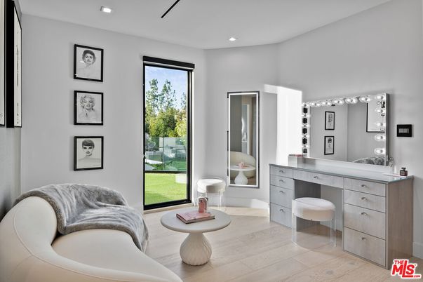 Bathroom, Interior, Recessed Lighting, Wood Texture Flooring