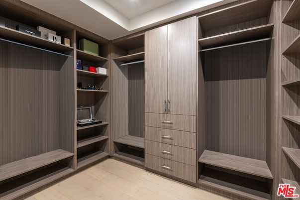 Interior, Recessed Lighting, Walk-in Closets, Wood Texture Flooring