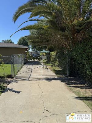 Exterior, Tennis Courts