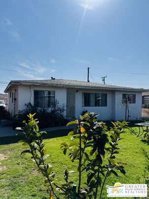 Backyard, Exterior, Facade, Ranch