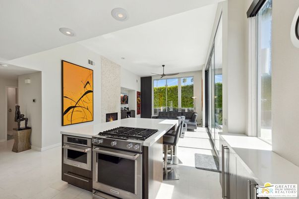 Dining room, Interior, Kitchen, Recessed Lighting, Stainless Steel Appliances