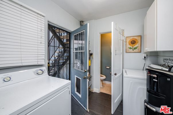 Interior, Washer, Wood Texture Flooring