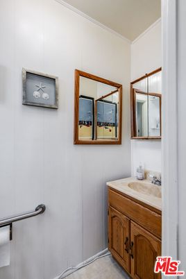 Bathroom, Interior, Tile Countertops