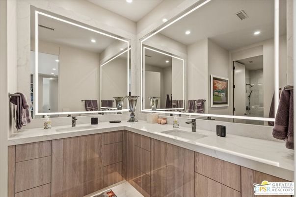 Bathroom, Dual Sink Vanities, Interior, Recessed Lighting