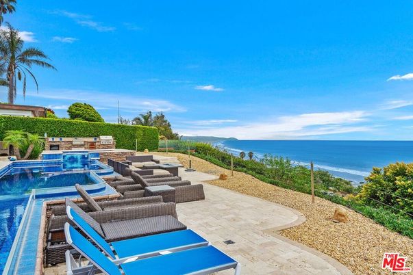 Exterior, Pool, Water