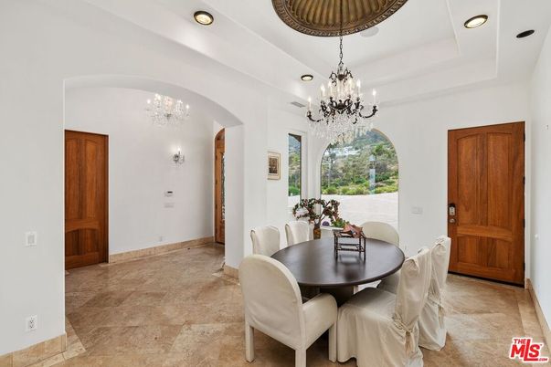 Chandelier, Dining room, Interior, Recessed Lighting