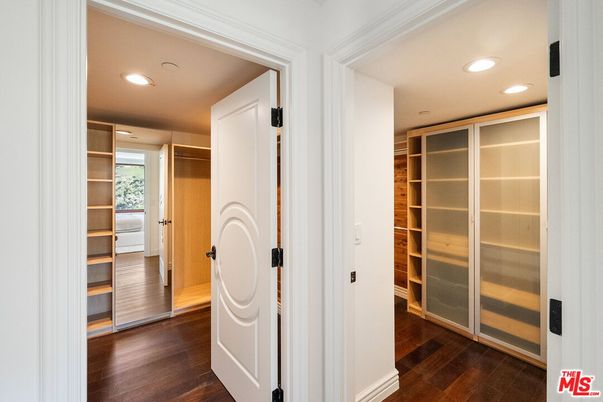 Interior, Recessed Lighting, Walk-in Closets, Wood Texture Flooring