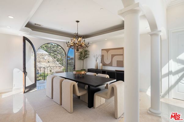 Chandelier, Dining room, Interior, Recessed Lighting