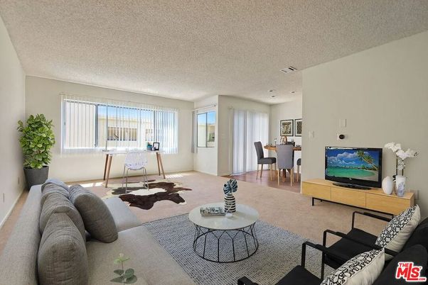 Dining room, Interior, Living room, Recessed Lighting