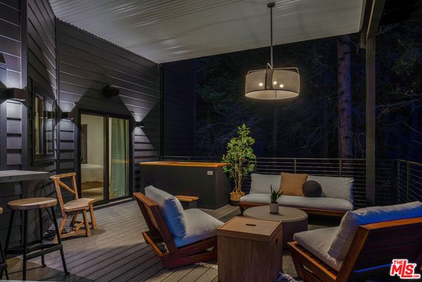 Interior, Pendant Lights, Wood Texture Flooring