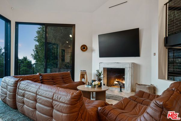 Fireplace, Interior, Living room