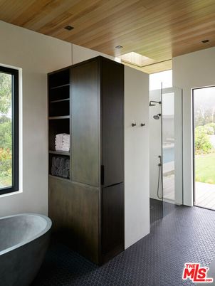 Bathroom, Free Standing Baths, Interior, Recessed Lighting, Wooden Ceilings