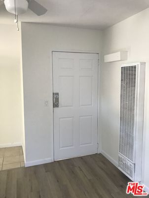 Elevator, Interior, Wood Texture Flooring